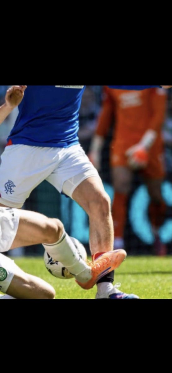 cfcraigfleming's tweet photo. @chris_sutton73 Anything goes now anyways, because this is just foot on foot &amp; a glancing contact. https://t.co/0wj70QmAKM