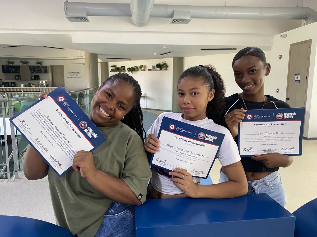 FunSerenadelMar's tweet photo. Felicitamos a Sharol Salgado, Gloriana Jiménez y Dayana Martínez, estudiantes de la Institución Educativa Manzanillo del Mar, por haber culminado exitosamente el curso Cojowa English, liderado por la Fundación Cojowa de @cojowa 🇺🇸🧡 https://t.co/erueegk2fN