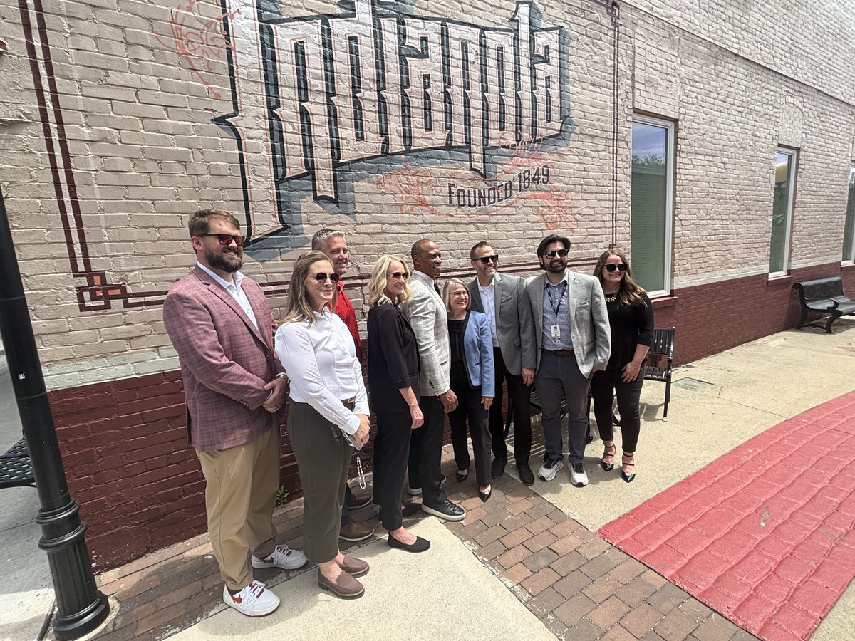 RepMMM's tweet photo. Great welcoming HUD @SecretaryTurner to Iowa for a Main Street tour in Indianola today! We walked the blocks and talked affordable housing, downtown revitalization, cutting the red tape crushing small businesses, and how the 21st Century Housing Act, which I just voted to pass in the House, will lower housing costs and make it easier for Iowa’s working families to own or rent a home. 🇺🇸