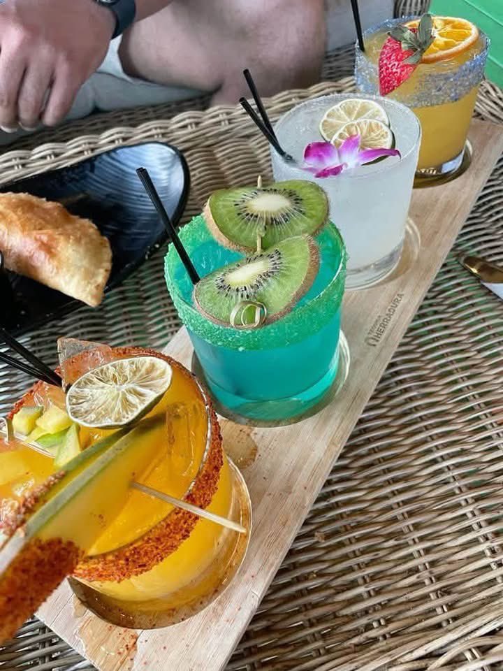layxsnv's tweet photo. It’s always “wyd” never lets go get margarita flights 🍹🥺 https://t.co/HmIvgY1ESa