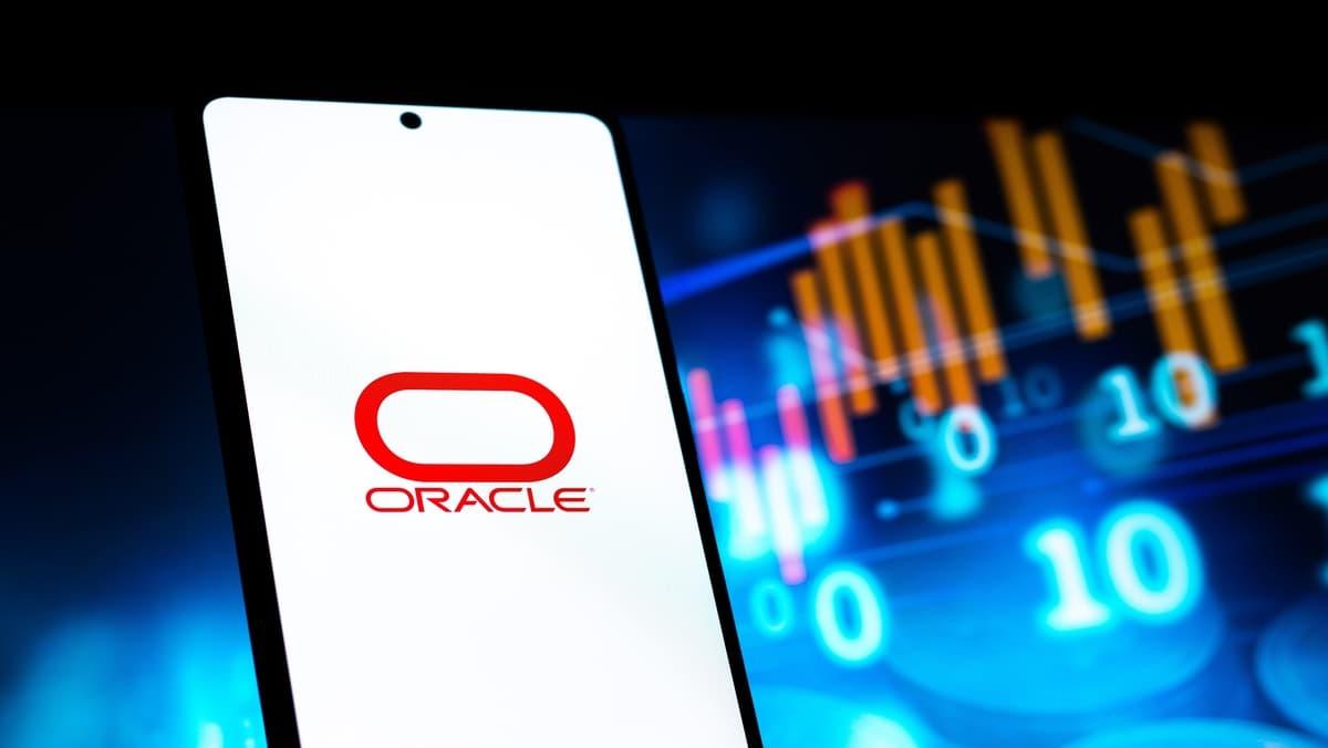 big_mem's tweet photo. ORCL’s 8% move says institutions are taking enterprise AI spending seriously again.

This doesn’t look like retail hype chasing.

Capital rotation into stable AI infrastructure names is getting harder to ignore.

#ORCL #AI #Cloud #NASDAQ https://t.co/eovd8NegMg