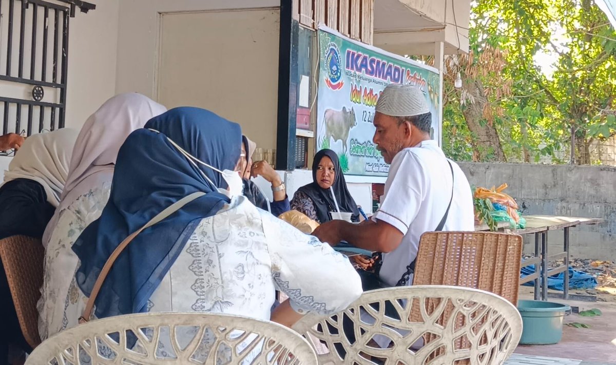PoelSck's tweet photo. https://t.co/9VOxcNqhsv
“Bersatu Kita Mampu”: IKASMADI Berqurban 200 Paket, Rajut Silaturahmi Alumni SMAN 1 Idi https://t.co/S5QZHGZano