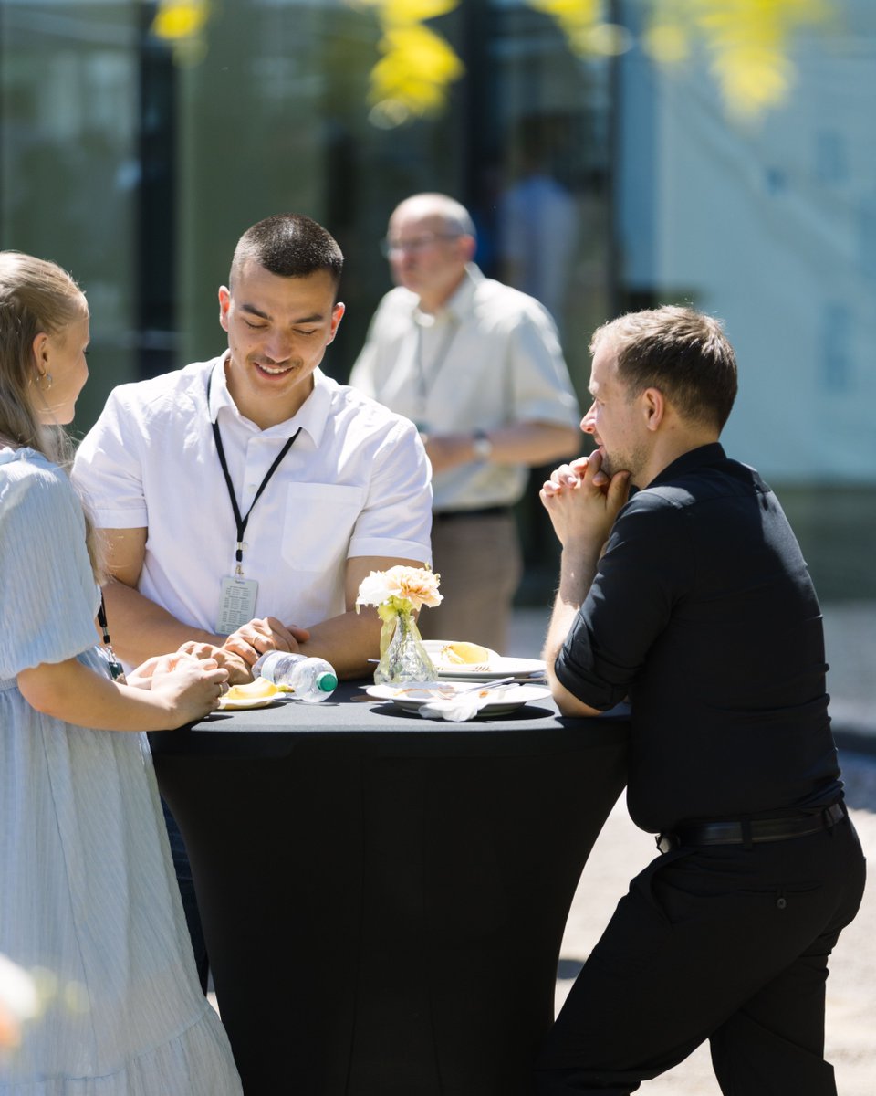 EBTCBibelschule's tweet photo. Tag 3 der Hirtenkonferenz neigt sich dem Ende zu... wir blicken auf einen sonnigen und gesegneten Tag zurück und freuen uns auf einen Abend mit ermutigender Gemeinschaft. Die bisherigen Vorträge könnt ihr hier als Text, Video oder Podcast aufrufen: https://t.co/LbXOgdqTHG https://t.co/g6xTXwwGvC