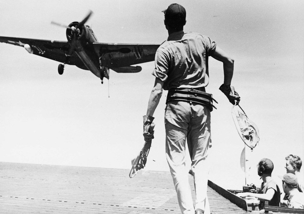 FriendsofNavAir's tweet photo. Welcome Back, Bubbas!

A TBM assigned to VC-13 recovers aboard the USS Anzio cruising somewhere off the coast of Okinawa, May 1945. US Navy photo.

Make it a great, Nav Air week! https://t.co/fo9Vjey13O