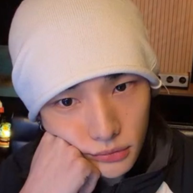 현빵 tweet media