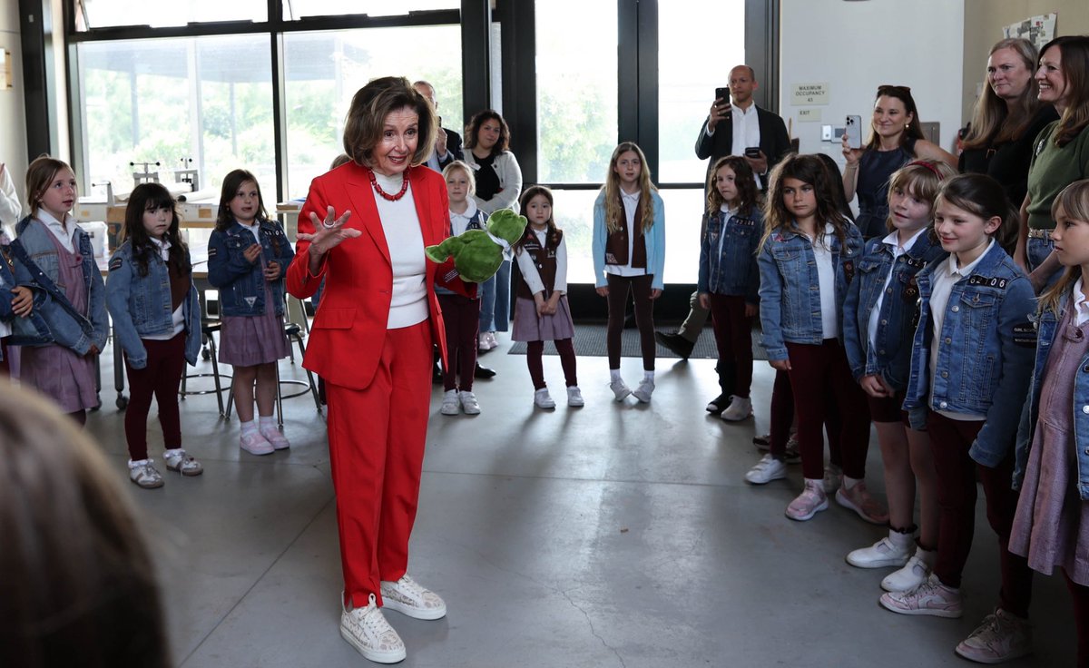 Nancy Pelosi tweet media