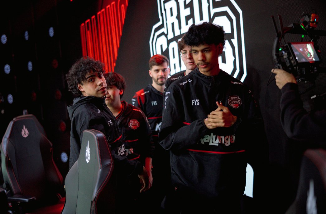 StepZ7_'s tweet photo. hola gente, creo que hoy termina el tiempo para votar al MVP de este split en cblol, me ayudarían mucho si me votaran en este primer split para mi 😁 https://t.co/8tBhdiOj3c