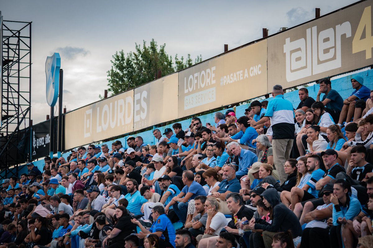 TemperleyOK's tweet photo. 🏟️🩵 EL DOMINGO COPEMOS EL ALFREDO BERANGER. 

Este domingo, Temperley recibe a San Martín de San Juan desde las 16 por la fecha 16. 

👉🏻 Ya podes sacar tus entradas online con descuento: https://t.co/twNQJNL5gW

😎 Recorda que socios y socias con cuota al día no abonan popular. https://t.co/9IZqGGd22v