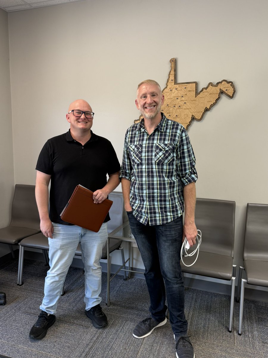 andyshamblin1's tweet photo. Visited Community Bridge in St. Albans today and was amazed by the impact they’re making. Serving families from nearly every county—staffed almost entirely by volunteers.
Thank you to Chris Kembo and the team for the Tour.
#WV59 #WestVirginiaStrong #CommunityBridge #StAlbansWV https://t.co/v4In3OKn3w