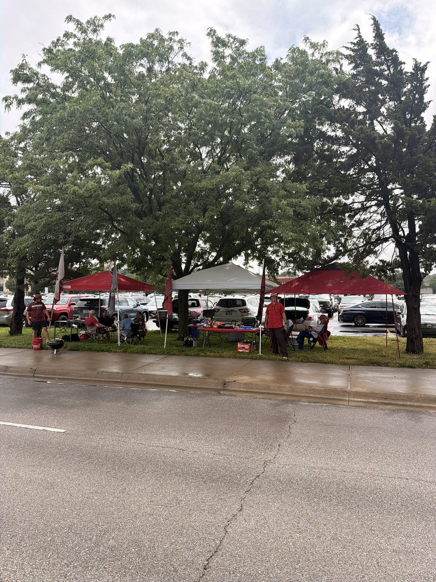 MeadorsDennis's tweet photo. We out here, stop by and say hi. 
#BaumSquad https://t.co/Uj8htleQ88