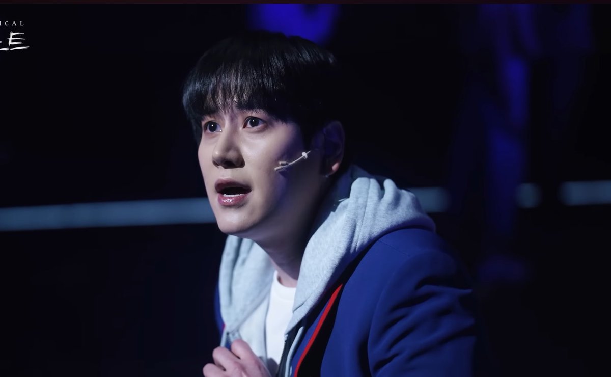 hyihan08's tweet photo. 아 규현이 안광 연기는 진짜 어떻게 한 거지?? 이 장면 볼때마다 놀라움….너무 신기해 프랑켄때부터 유구한 안광 삭제 or 생김 연기 https://t.co/sF01cdt2SJ