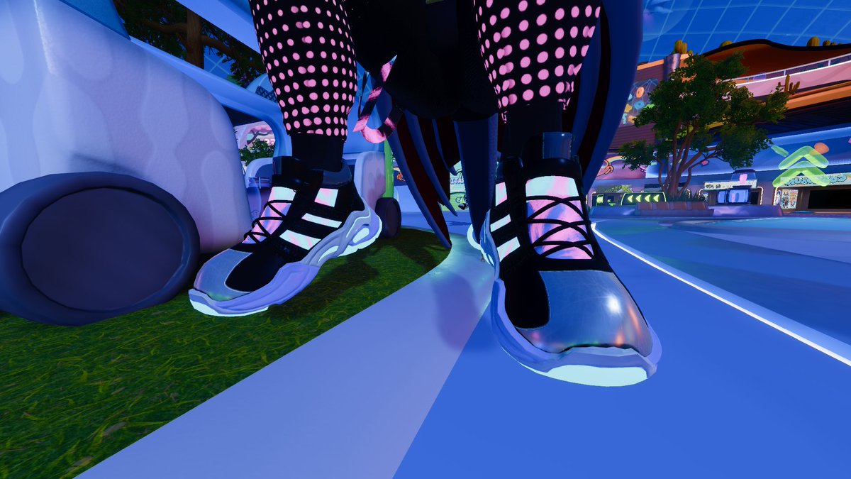 DraxFynwick's tweet photo. First They Love my Boots (also Don't Lick them), Now my sneakers.

Yeah I custom model Those. https://t.co/nnEGFkwv3A