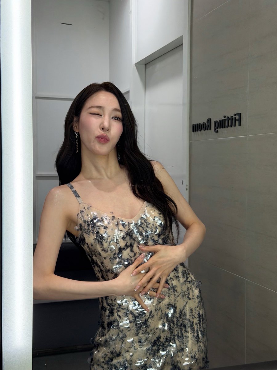 TiffanyProjects's tweet photo. Tiffany Young instagram 

theseasons2023 👂👰🏻‍♀️💕

#TiffanyYoung #티파니영 #티파니 #young1 https://t.co/UdziR4OMUV