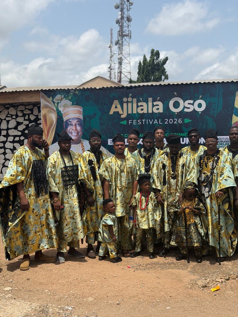 ballotech247's tweet photo. THRILLS, RHYTHMS, AND ROYAL SPLENDOUR at the magnificent Àjílàlá Ọ̀sọ̀ Festival in Ẹ̀dẹ̀land.

From the gallant parade of richly adorned horse riders and the graceful appearance of the noble families of Àjílàlá Ọ̀sọ̀, to the electrifying cultural performances https://t.co/zy1F3v5nHW