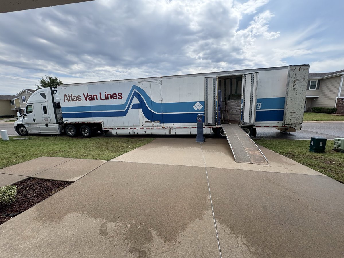 MToddFletch's tweet photo. For those who have gone long periods without their household goods (furniture) you know what a welcome sight the moving truck arriving is. https://t.co/70jT1yC82f