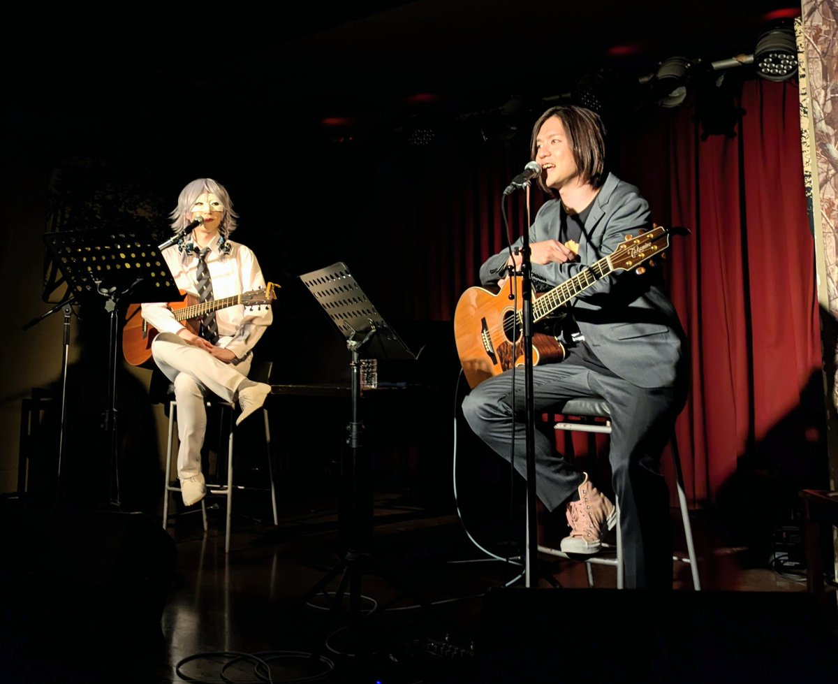 SHAD0WW0RKER's tweet photo. 楽しかった！石鹸屋ってこんなに名曲揃いだったんだとアメノチアメ筆頭に痛感🥹
Weekenderの優しく甘やかな小林声にハマっちゃう人いるんじゃないか(ようこそ)メモリーズありがとうね…小林弾き語り思い出して泣いちゃう
あとえなこ！えなこ大好きなのでまさか生で聴ける日が来るとは！！
#アコギの虎 https://t.co/J6D9Q43Fpk