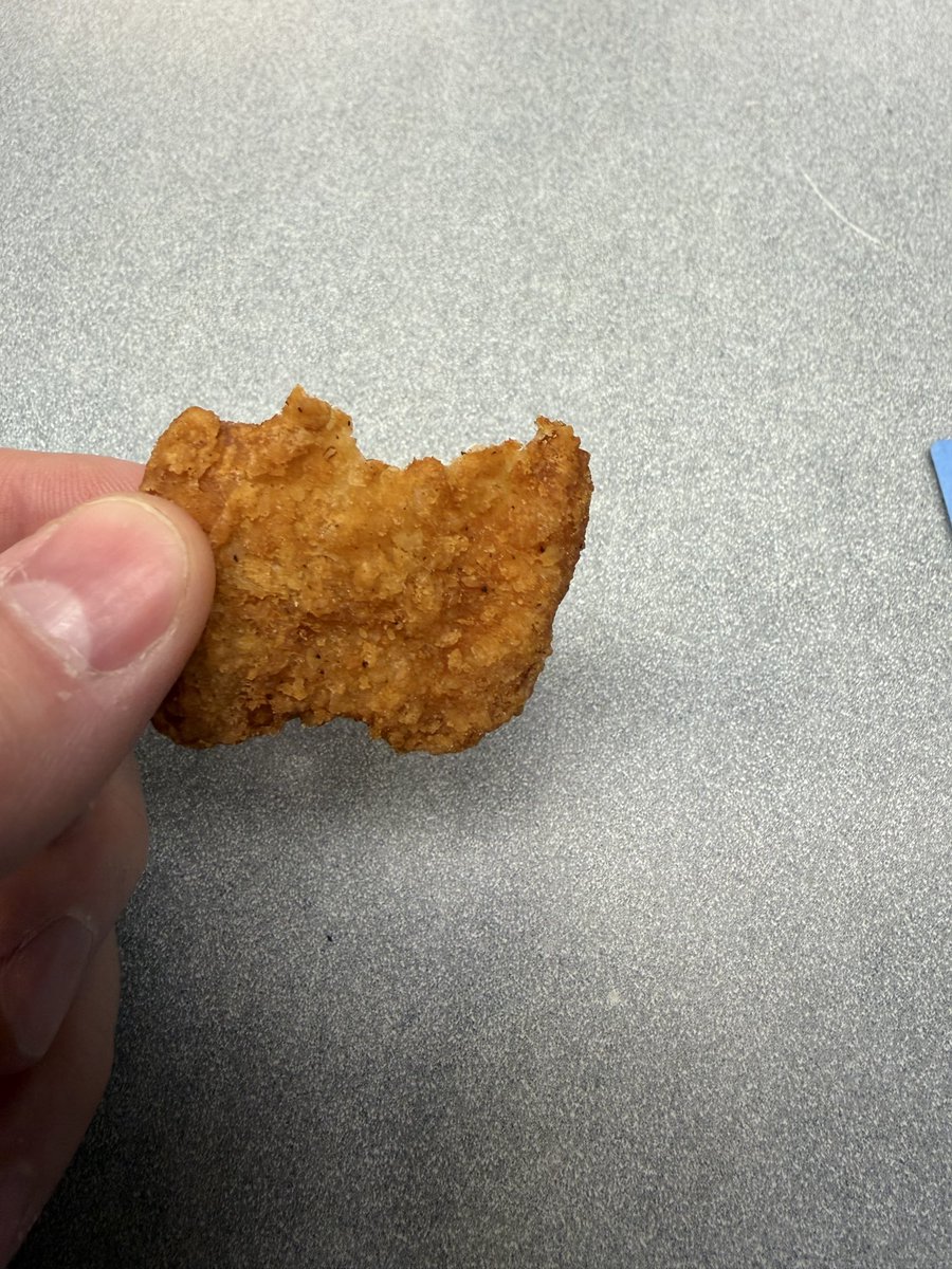 JoeyFortner32's tweet photo. @Wendys  well done. 👏🏻
How in the hee haw heck y’all gonna give me a durn bitten nugget. What the fudge. https://t.co/GtYjR2NNVw