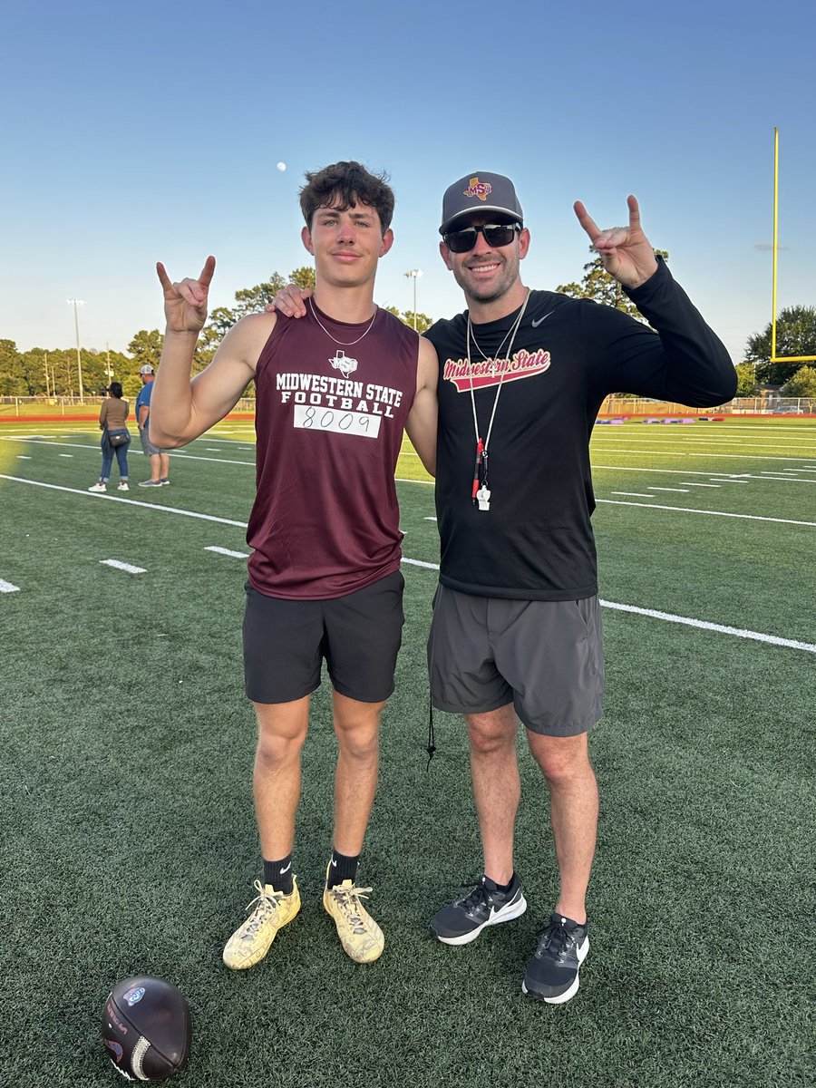 HHarleyadams13's tweet photo. Had a great time competing @MSUTexasFB camp. I appreciate the feedback from @CoachKirkBryant and look forward to future conversations.
#AGTG #QB1 #ELITE
#MSUTexas
#MidwesternState
#MSUMustangs
#MustangNation
#StangGang https://t.co/dHSWRR8wrt