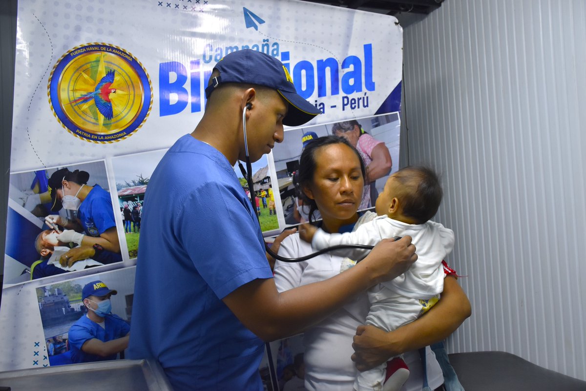 FNA_ArmadaCol's tweet photo. 🇨🇴💙🇵🇪 La Campaña Binacional Colombia – Perú 2026 llegó a su quinto puerto en Bellavista, Perú, llevando atenciones médicas especializadas, acompañamiento y entrega de 341 medicamentos a las comunidades ribereñas de la Amazonía. ⚓

#AzulQueInspira #FuerzaQueProtege https://t.co/fEdmG9q8d6