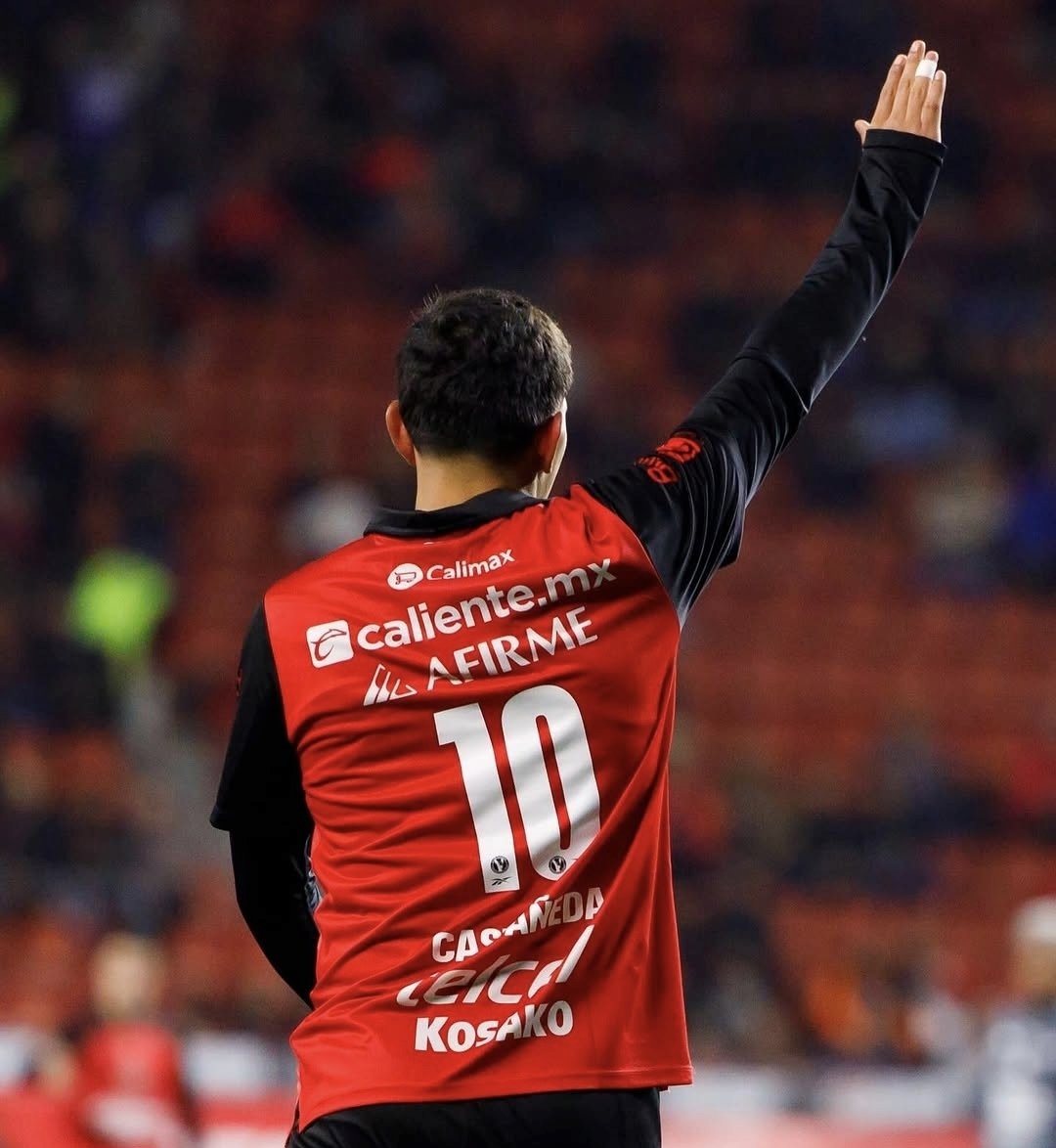 vwario7's tweet photo. 🚨 CHIVAS 🚨

🤝 Acuerdo entre las directivas de Chivas y Xolos para el traspaso de Kevin Castañeda al Rebaño Sagrado

💰 Resta acordar salario con el jugador

La operación ronda los 5 MDD y hasta ahora no involucra ningún intercambio de futbolistas. https://t.co/6G3icvgxYW