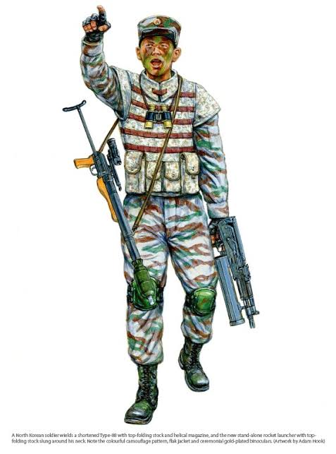 ArthurArth58485's tweet photo. @CaptainnoobYuvi @MaS4sH1 @InfinityWard Some units in Ukraine use only Russian and Chinese equipment, and the craziest thing is that none of it came from their own pockets. The uniforms and equipment of North Korean soldiers are more similar to these: https://t.co/buprEPuBtT