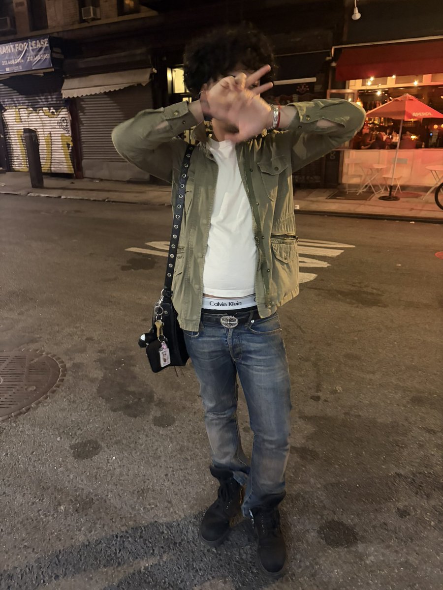 joshofhell's tweet photo. How Ya Doin? https://t.co/uM8tTenDeZ