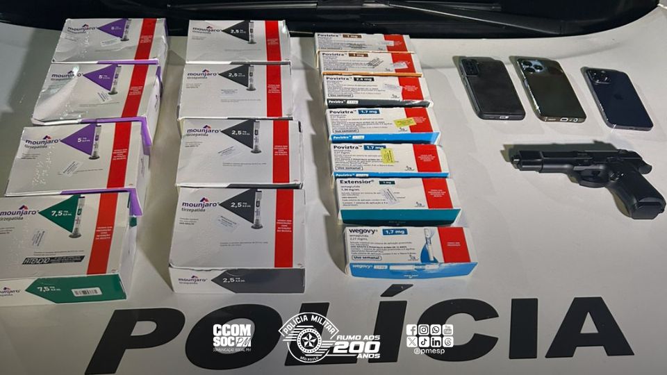 PMESP's tweet photo. Polícia Militar prende criminoso após roubo a farmácia e recuperação de medicamentos avaliados em R$ 30 mil na Zona Oeste.

Confira: https://t.co/GLubdV6UtC https://t.co/s0gbJS2GYZ