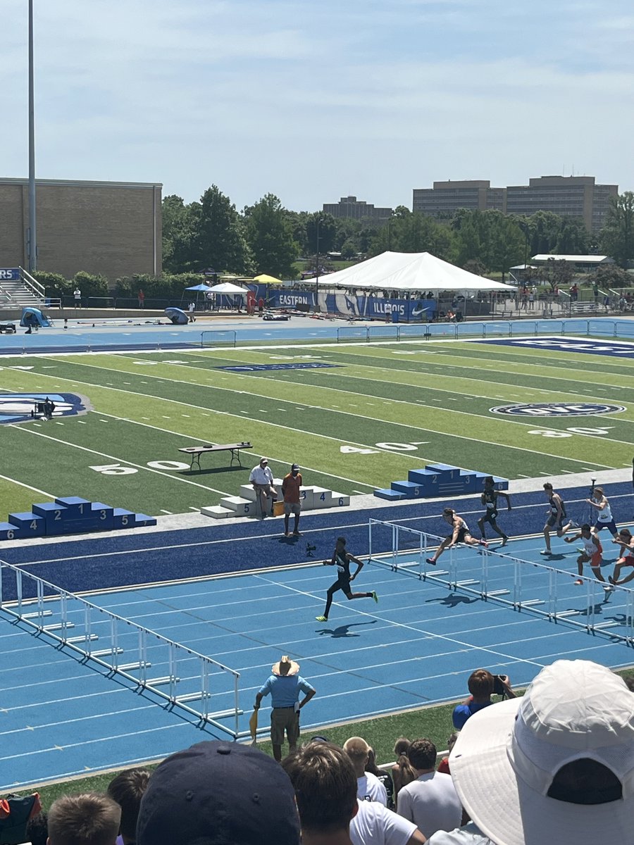 morris_sports1's tweet photo. Zierman finishes 2nd in his heat and qualifies for the finals! https://t.co/bWEqiFlL1Y