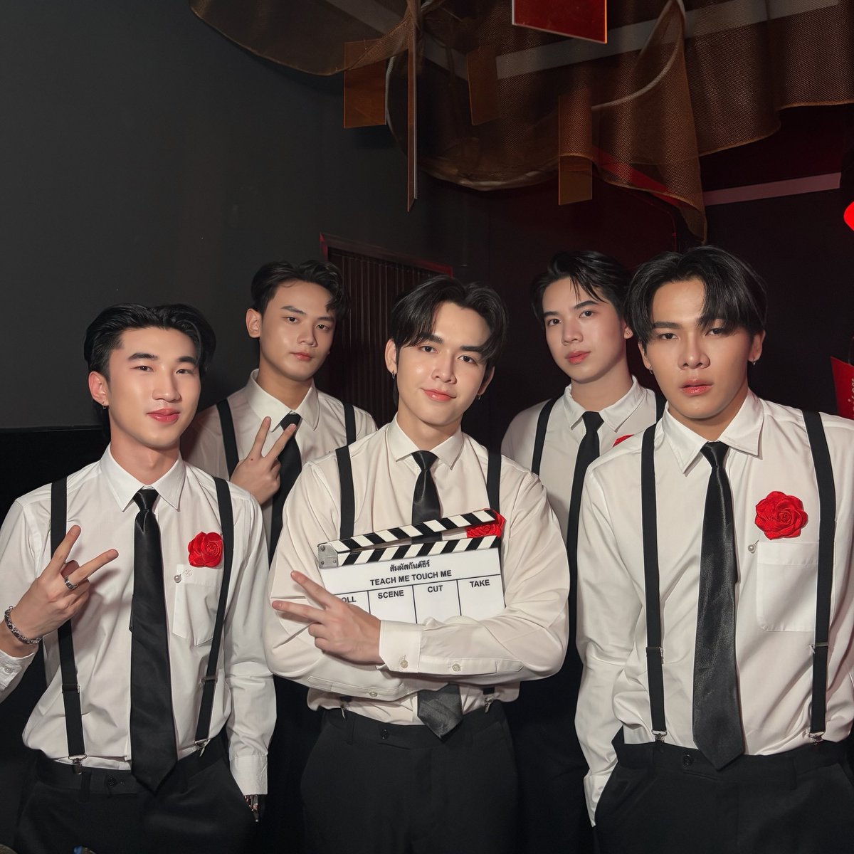 teachmeseries's tweet photo. ROSE CLUB พร้อมบริการครับ🌹✨

ติดตามได้ใน ซีรีส์สัมผัสกันต์ธีร์ Teach Me Touch Me The Series 

#สัมผัสกันต์ธีร์ #TeachMeTouchMeTheSeries https://t.co/I8TMfYQOOI
