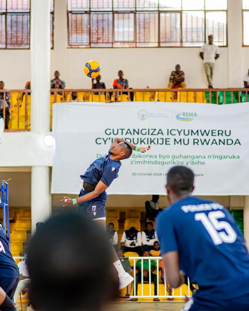 REMA_Rwanda's tweet photo. Umukino wahuzaga ikipe ya Police VC na REG mu irushanwa #ClimateAction Volleybal Tournament 2026 warangiye REG itsinze Police VC amaseti atatu ku busa.

Mu kanya turamenya amakipe abiri azakina umukino wanyuma. Twidagadure dufata ingamba zo guhangana n'imihindagurikire y'ibihe https://t.co/NogNcf9qS0