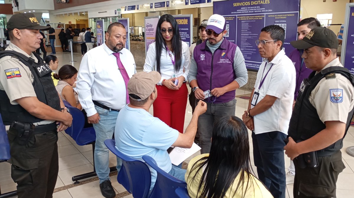 RCivil_Zona8's tweet photo. #Guayaquil, ratificamos nuestro compromiso con la ciudadanía en garantizar y brindar un excelente servicio, ágil, humano y sin irregularidades ni intermediarios. 
#NoMásTramitadores https://t.co/rPSfYLAd0q