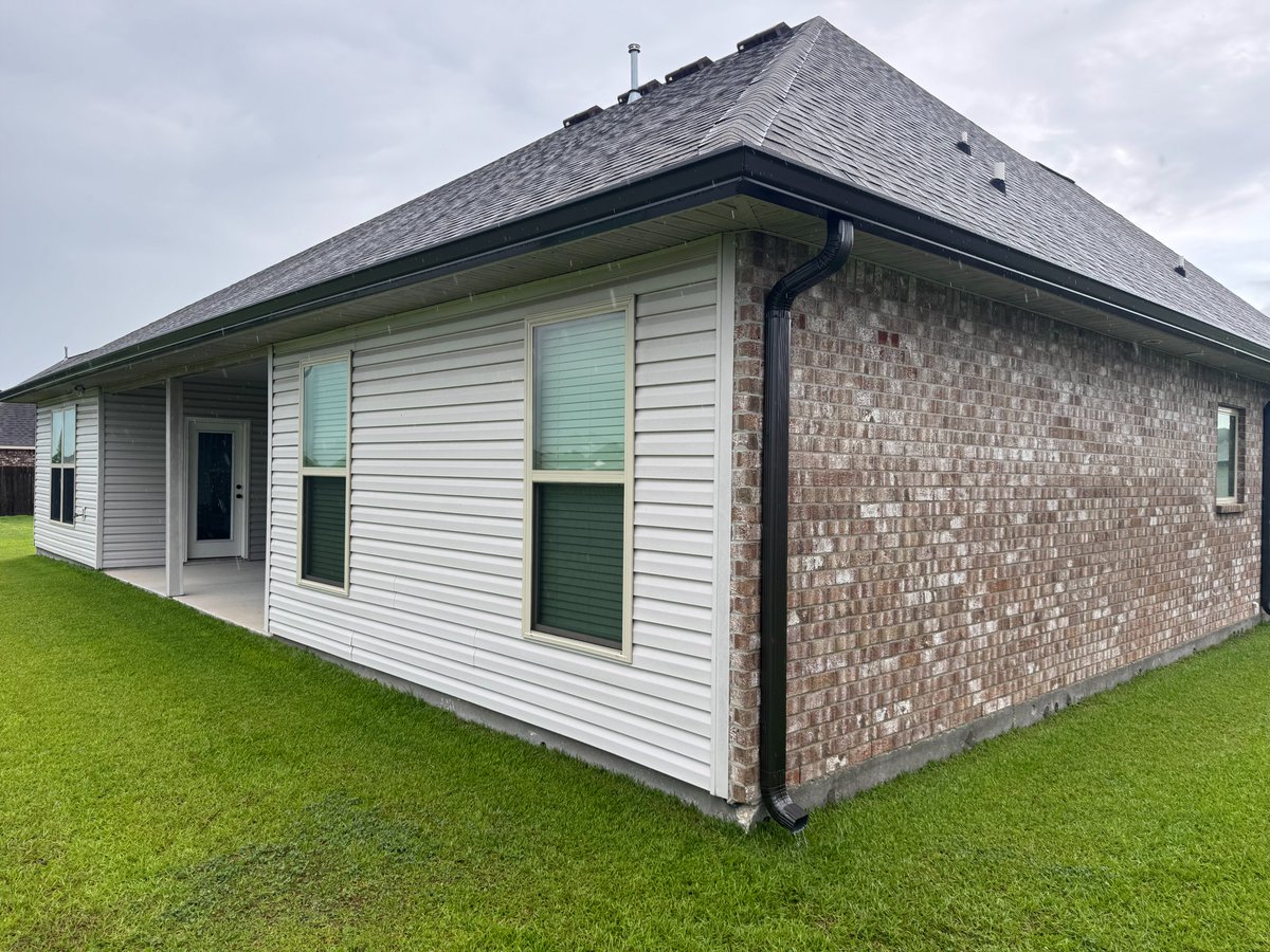 RGuttersPro's tweet photo. Seamless Gutters = Reliable Protection
‼️FREE Estimates 985-304-8551‼️

#gutters #seamlessgutters #HomeProtection #HomeUpgrade https://t.co/OJsmYaufVw