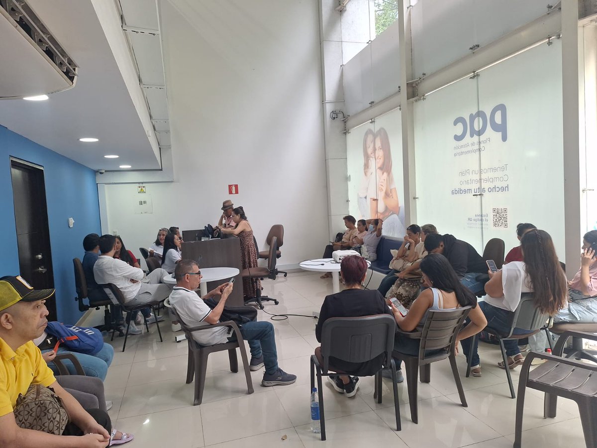 AsosurC's tweet photo. Hoy Mayo 29 del 2026 en la Ciudad de Cali, se está llevando a cabo una mesa de trabajo entre un grupo de Pacientes de la Nueva EPS, el HomeCare Cuidarte en Casa, y directivas de Nueva EPS. A la Supersalud regional Cali y al Defensor del Paciente de Cali fueron convocados a esta mesa, pero esta dos entidades brillaron por su ausencia, sera que para que ellos se hagan presente y sean garantes, los pacientes de una EPS tienen que llegar a vias de hecho no pacificas.
@infopresidencia @petrogustavo 
@MinSaludCol @GA_Jaramillo 
@Supersalud @QuinteroCalle 
@JorgeIvanOspina 
@MinInterior @RTVCnoticias @Noti90Minutos @EnterateCali @TelepacificoTV