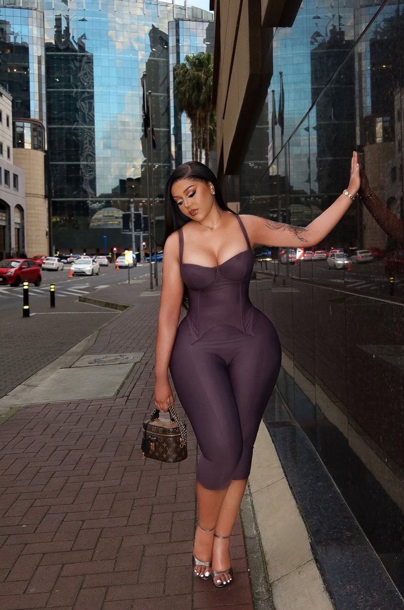 𝐂𝐡𝐢𝐬𝐨𝐦 tweet media