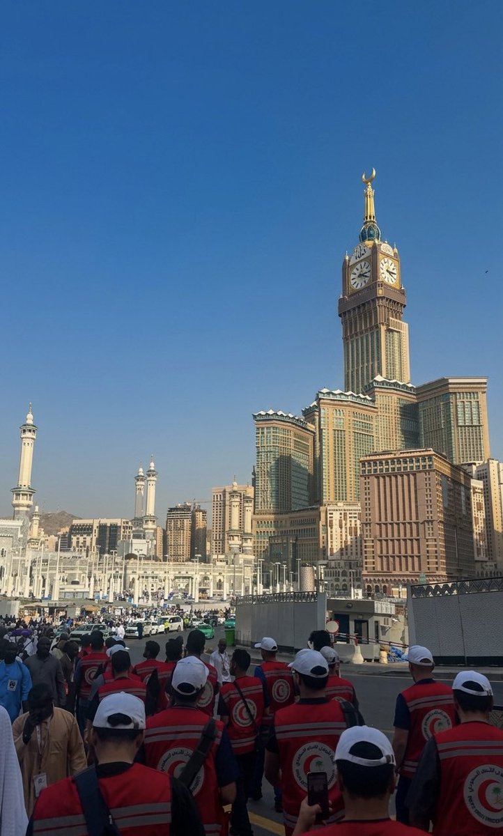Ra5e6_'s tweet photo. اللهم لك الحمد والشكر على هذا الشرف العظيم 🤍
فخور بمشاركتي في خدمة حجاج بيت الله،
وسط الزحام والدعوات والمواقف التي ستبقى ذكرى لا تُنسى 🇸🇦 https://t.co/E5gSWJrAFZ
