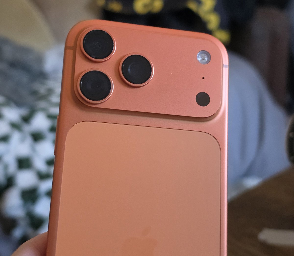 Holly - I like tech tweet media