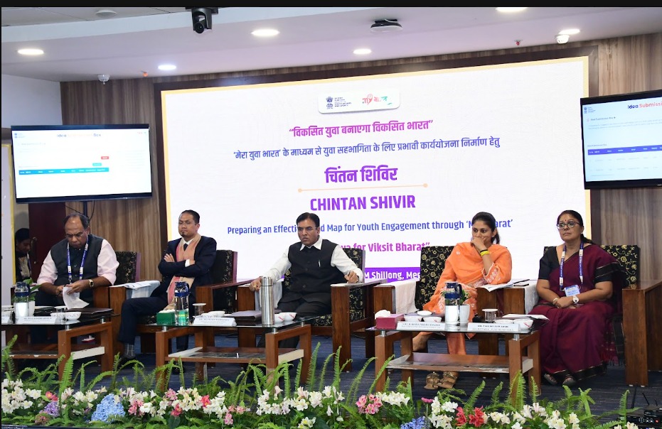 MYBharatHQ's tweet photo. Under the leadership of Dr. Mansukh Mandaviya, Hon’ble Union Minister for Youth Affairs &amp; Sports, MY Bharat officials and representatives from the Ashtalakshmi and Eastern states came together to foster collaboration and accelerate impactful youth initiatives. https://t.co/oEtzyUohde