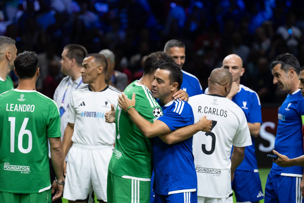 MLSZhivatalos's tweet photo. A @ChampionsLeague egykori klasszisai mellett korábbi kiváló magyar játékosok is pályára léptek az Ultimate Champions Legends tornán, ahol a Juhász Roland vezette magyar csapat Liús Figo együttesét legyőzve lett finalista, és végzett a második helyen Ivan Rakitic csapata mögött. https://t.co/56NB6YeJ2E