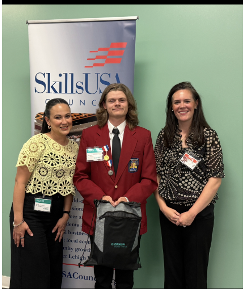 FreedomHSPates's tweet photo. CONGRATULATIONS to Cole Stefano who won a Skills USA Marine Service Technology Gold Medal at States! He will compete at Nationals next week-Good Luck Cole! https://t.co/9iS9tYfuDN
