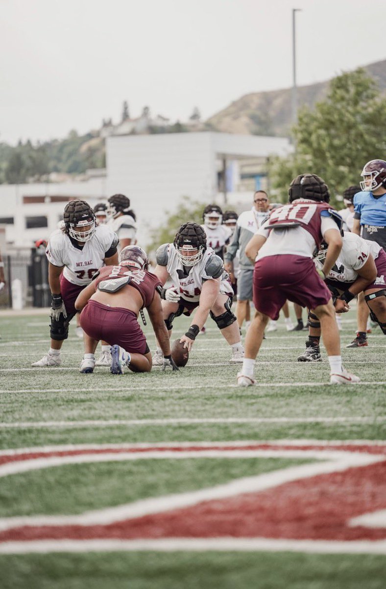 Kirikiti909's tweet photo. LAST SPRING GAME ! AGTG 
6’1 290  # 14 - 2 D1 Offers.
@CoachLone @coachmartin2 @CoachLJJohnson @JuniorTanuvasa5 @mtsacfootball https://t.co/dWCdGnwCHD
