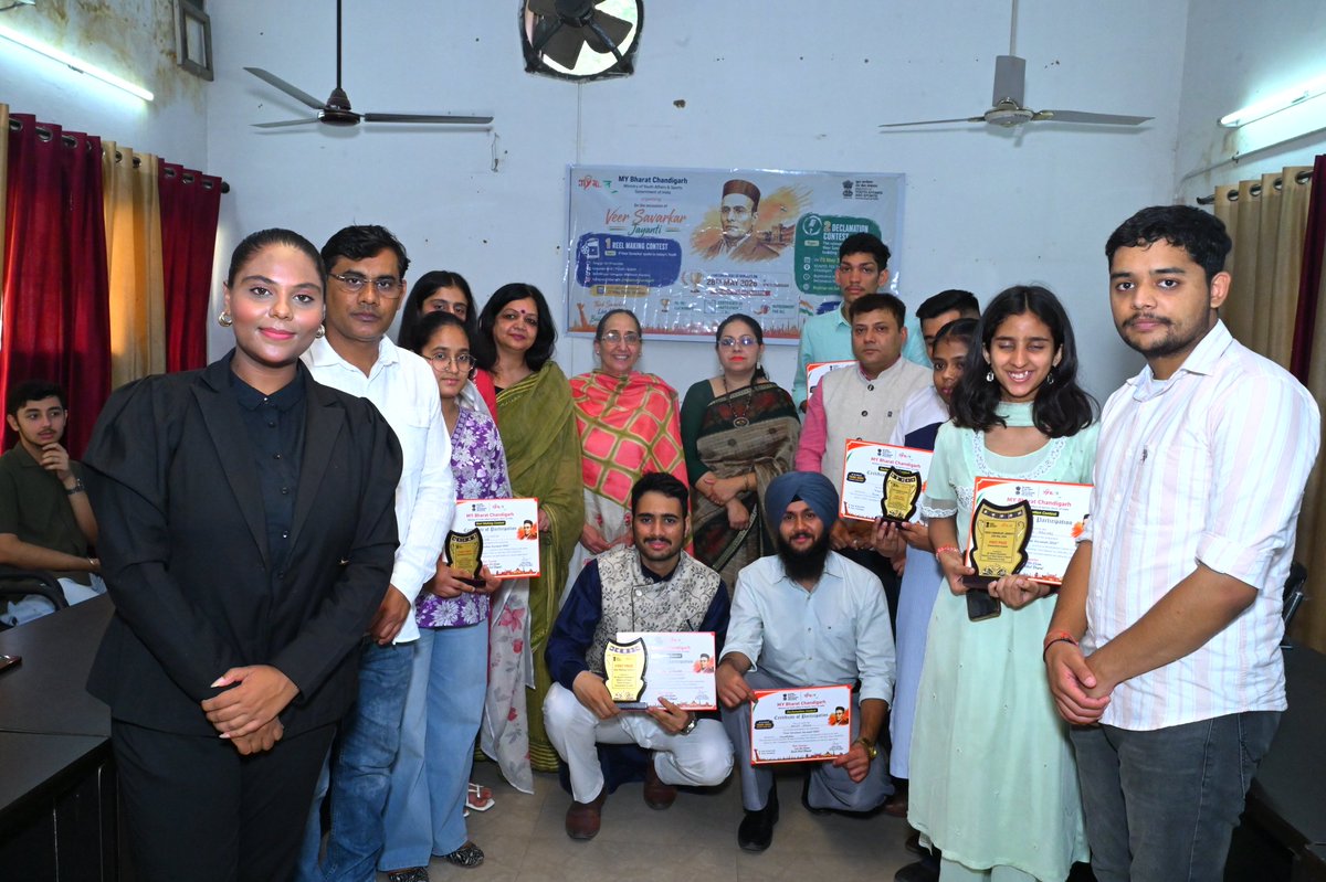 mybharatchd's tweet photo. Young voices, bold ideas &amp; creative expression marked the Veer Savarkar Jayanti celebrations. 🇮🇳
Congratulations to all winners &amp; participants. 🏆
#Chandigarh https://t.co/GJveR3HHFn