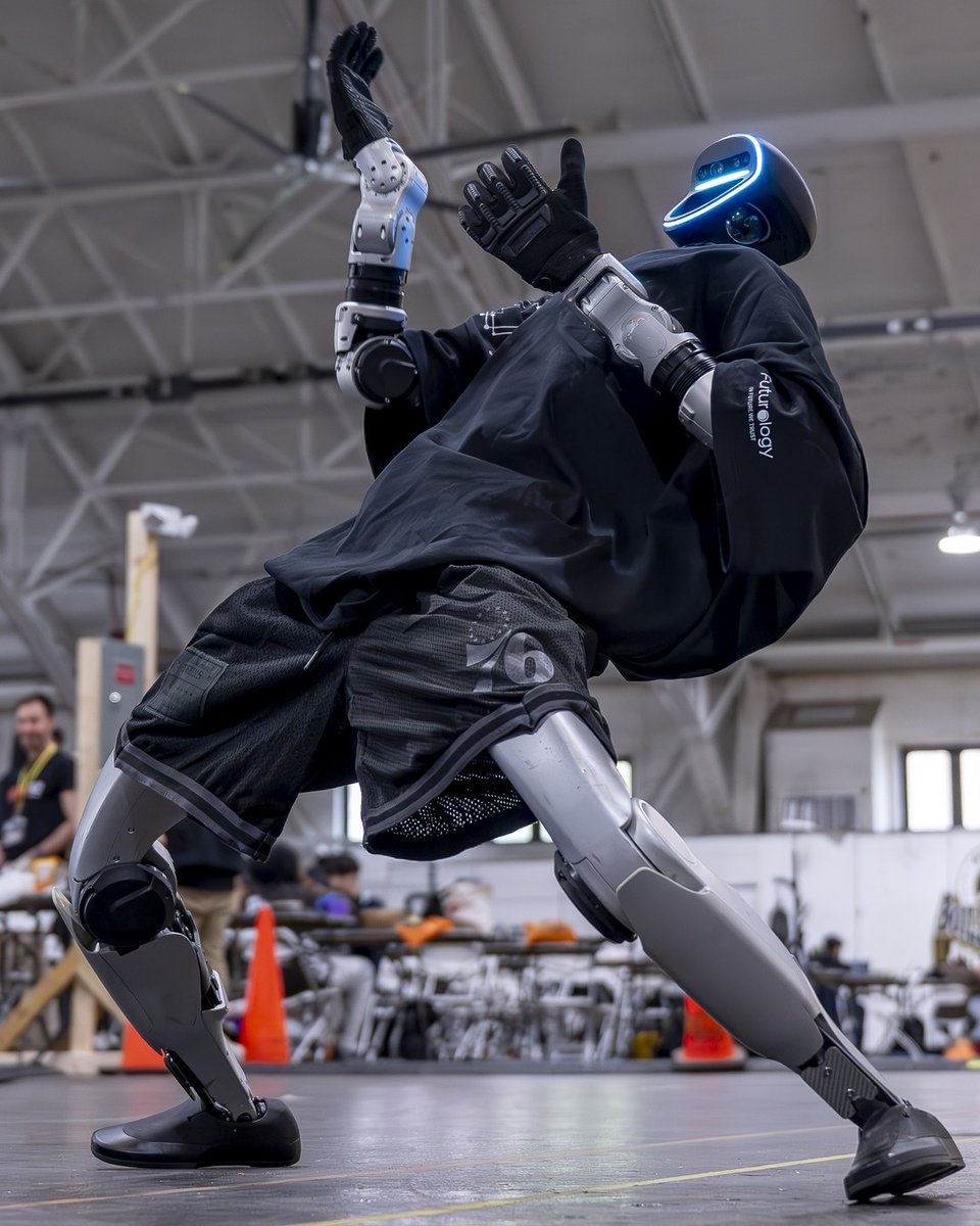 PurdueEngineers's tweet photo. From robots to wearables, the "StarkHacks" hardware hackathon was hands-on engineering at its finest.

Hosted at the Purdue Armory, the 36-hour event organized by @HumanoidPurdue featured 750+ hackers from 80 universities.

Read more: https://t.co/nc3zoi8Bto

@PurdueScience https://t.co/VvcXwO0dph