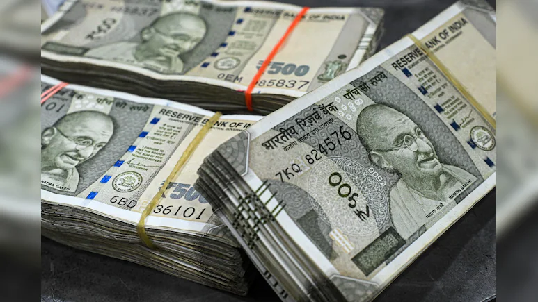 ndtv's tweet photo. India's Forex Reserves Drop By $7.5 Billion To 681.38 Billion  https://t.co/f11Y5NB7Ma https://t.co/4OTTJHKxbS