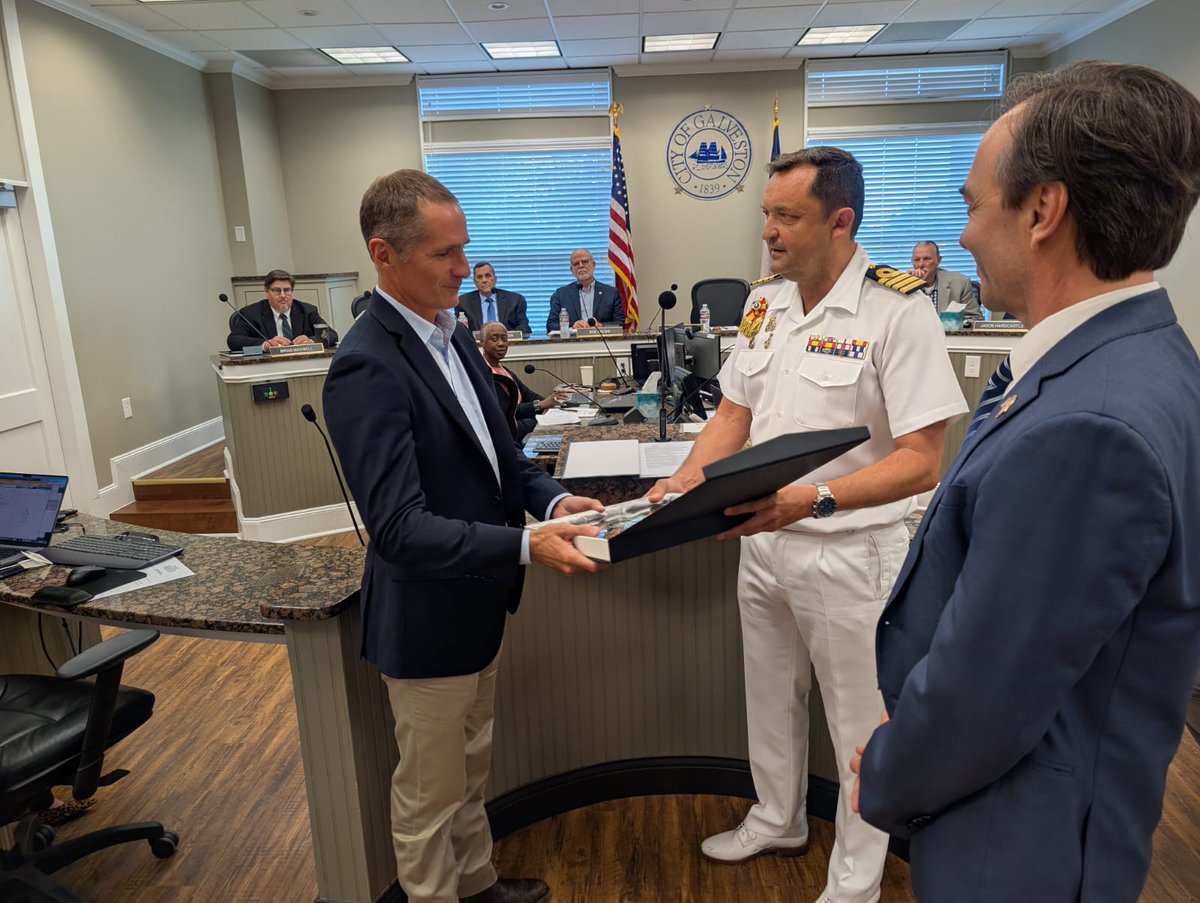 CGEspHouston's tweet photo. Emocionante recibir al B/E Juan Sebastián de Elcano en la ciudad de Galveston,nuestro gran embajador alrededor del mundo. Ayer, 28 de mayo, el Ayuntamiento proclamó el Día de Bernardo de Gálvez,en reconocimiento a su decisiva contribución a la Revolución Americana en 1776
🇪🇸⚓🇺🇸 https://t.co/dRa26EPXAS
