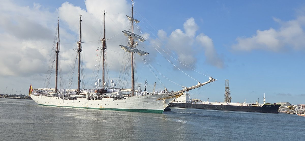 CGEspHouston's tweet photo. Emocionante recibir al B/E Juan Sebastián de Elcano en la ciudad de Galveston,nuestro gran embajador alrededor del mundo. Ayer, 28 de mayo, el Ayuntamiento proclamó el Día de Bernardo de Gálvez,en reconocimiento a su decisiva contribución a la Revolución Americana en 1776
🇪🇸⚓🇺🇸 https://t.co/dRa26EPXAS