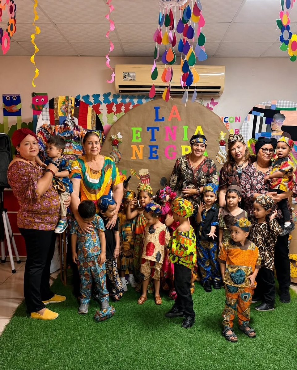 jchuertasolis's tweet photo. Los niños del CAIPI de Boca Parita participaron en una hermosa actividad de cierre del mes de la Etnia Negra, resaltando con alegría, color y orgullo la riqueza cultural, histórica y ancestral del pueblo afrodescendiente. https://t.co/AQMLLGWdYe