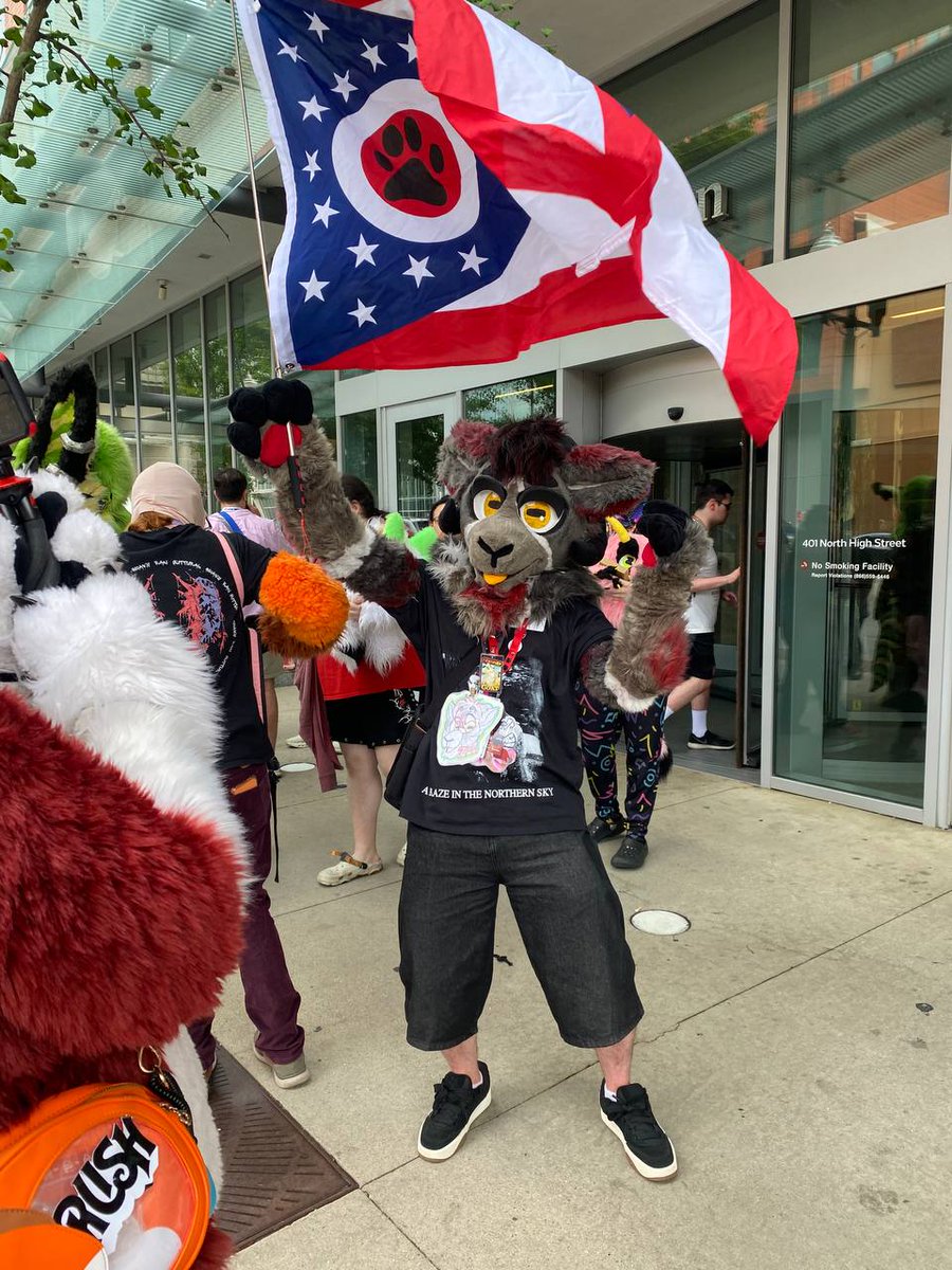 ZelGoatThrower's tweet photo. TRVE OHIO NORTH!!
#fursuitfriday
📸: @AcetaFen https://t.co/UbhwWKqrOC