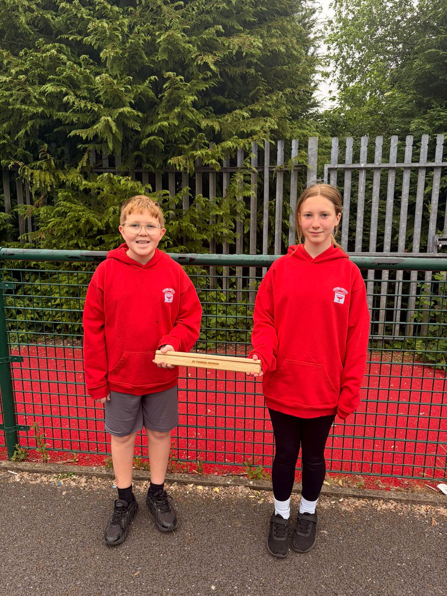 MissMcMillanCC's tweet photo. What an amazing start to our Sports Day! 🏃‍♂️🏃‍♀️
Our children kicked off the event holding the baton alongside the Bahamas 🇧🇸 and Scotland 🏴󠁧󠁢󠁳󠁣󠁴󠁿 flags! https://t.co/khzYUy8Rzb