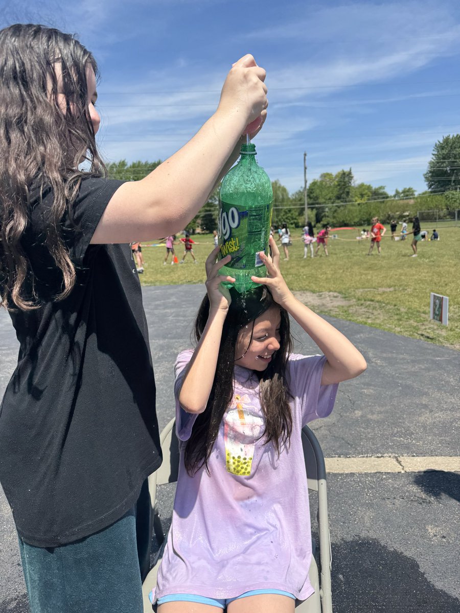 MsNordquist's tweet photo. More scenes from field day! #ivyhillleague https://t.co/ooVt7xPDeT
