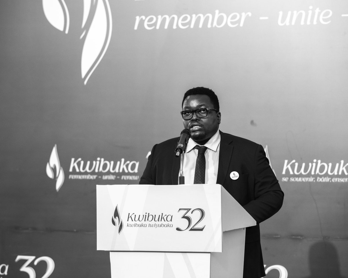 RwandaFinance's tweet photo. Minisitiri @godfreykabera yibukije ko ari inshingano rusange kuzirikana amateka no kurwanya ingengabitekerezo ya Jenoside. Yagaragaje ko nubwo u Rwanda rumaze gutera intambwe ishimishije mu bumwe n’iterambere, urugendo rwo kwiyubaka rugikomeje, asaba buri wese kugira uruhare mu kubaka igihugu cyunze ubumwe kandi kitazongera gusubira mu mateka mabi. #TwibukeTwiyubaka